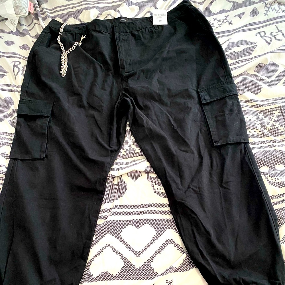 Forever 21 Black Plus size pants with chain. Size 20.